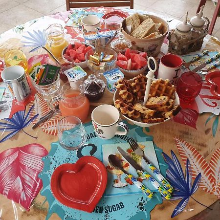 Fenetre Sur Les Alpilles Bed & Breakfast Saint-Martin-de-Crau Bagian luar foto