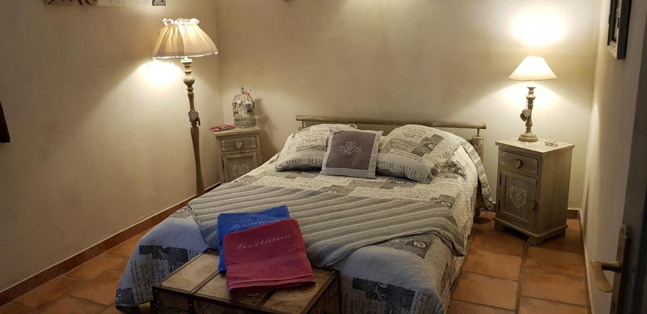 Fenetre Sur Les Alpilles Bed & Breakfast Saint-Martin-de-Crau Bagian luar foto