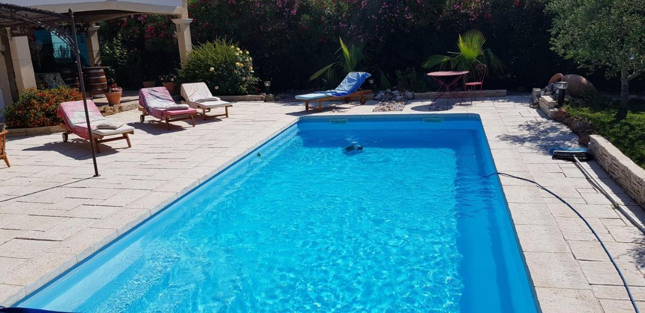 Fenetre Sur Les Alpilles Bed & Breakfast Saint-Martin-de-Crau Bagian luar foto