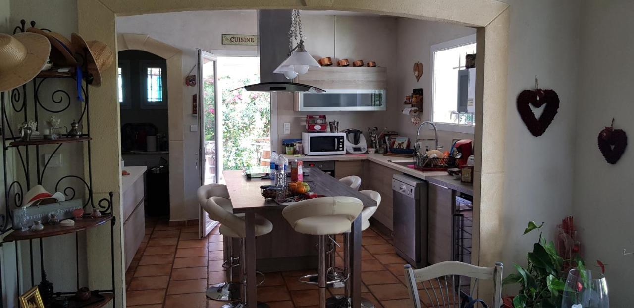 Fenetre Sur Les Alpilles Bed & Breakfast Saint-Martin-de-Crau Bagian luar foto
