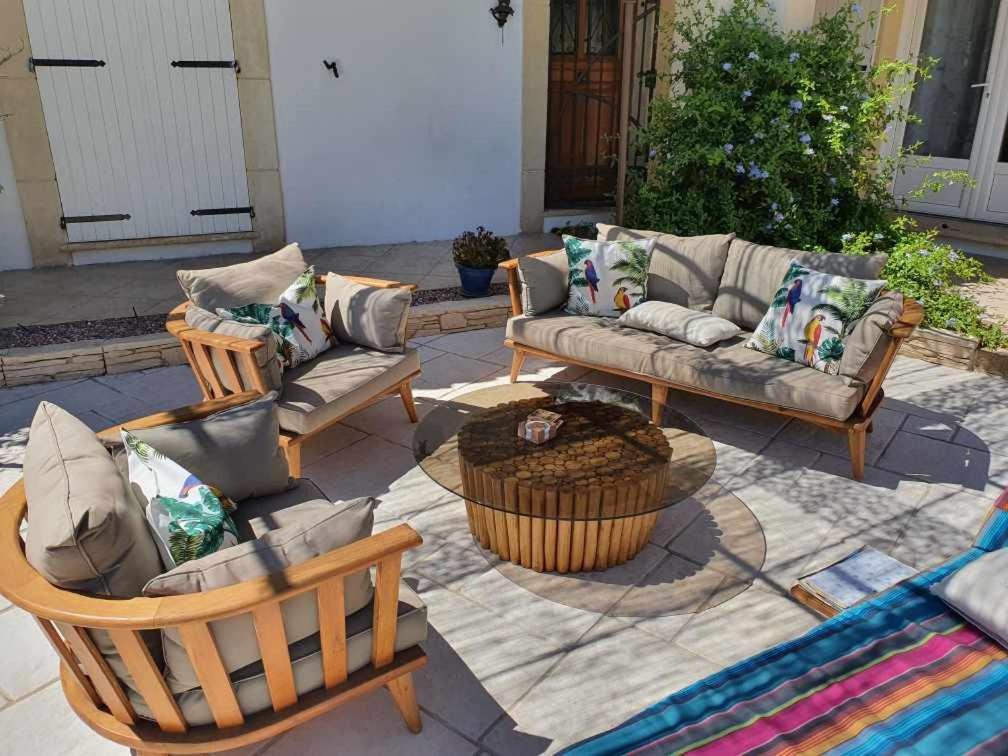 Fenetre Sur Les Alpilles Bed & Breakfast Saint-Martin-de-Crau Bagian luar foto