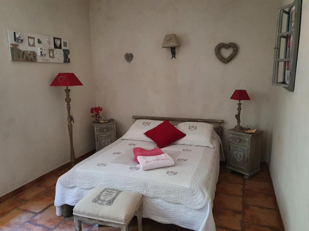 Fenetre Sur Les Alpilles Bed & Breakfast Saint-Martin-de-Crau Bagian luar foto