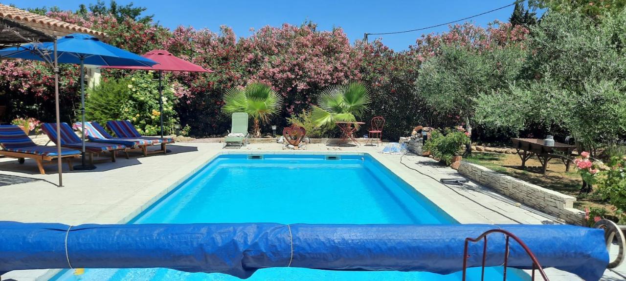 Fenetre Sur Les Alpilles Bed & Breakfast Saint-Martin-de-Crau Bagian luar foto