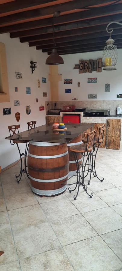 Fenetre Sur Les Alpilles Bed & Breakfast Saint-Martin-de-Crau Bagian luar foto