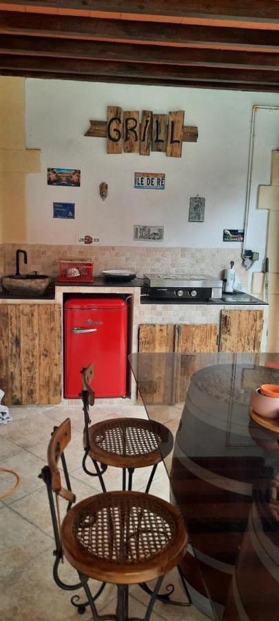 Fenetre Sur Les Alpilles Bed & Breakfast Saint-Martin-de-Crau Bagian luar foto