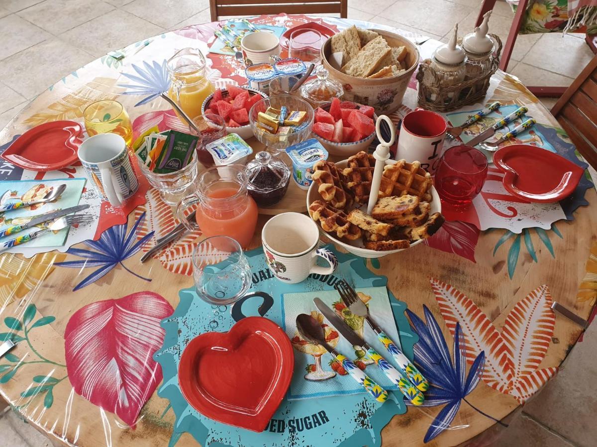 Fenetre Sur Les Alpilles Bed & Breakfast Saint-Martin-de-Crau Bagian luar foto